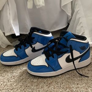 Nike mid air Jordan’s